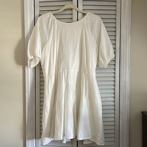 NWOT Showpo white puff sleeve dress lace up back